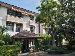 The Aree Grand Apartment, Ban Khok